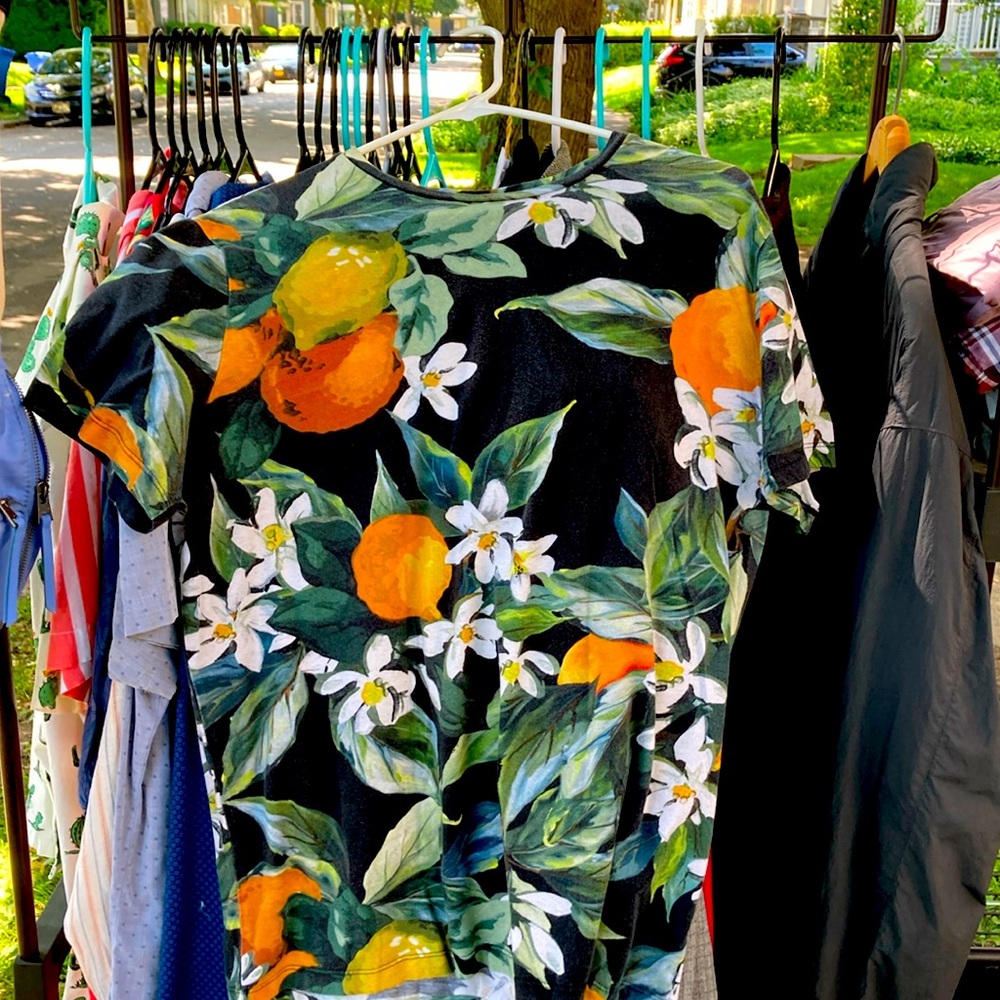Colorful lemon men’s L T shirt